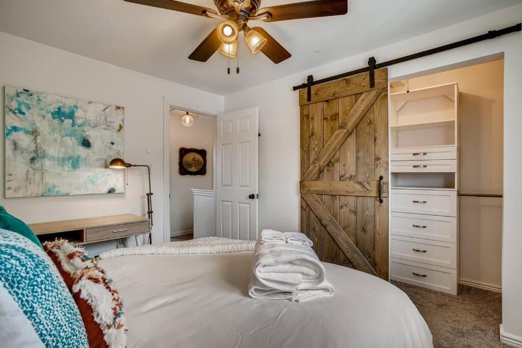 Family Townhome Near Mountains & Olde Town Arvada Exteriör bild